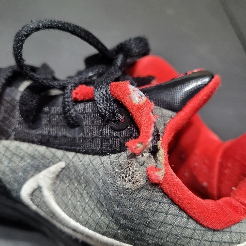 Nike Kyrie Low 4 Bred Black‎ University Red Sneakers Men's Size 8